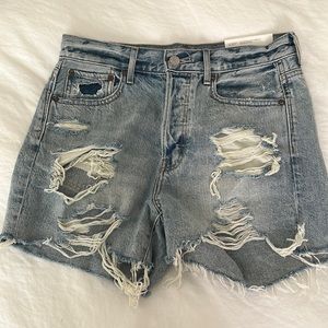 American Eagle 90s Boyfriend Short
